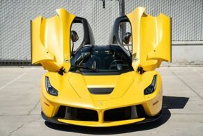 Ferrari LaFerrari за 4 миллиона долларов, окрашенный уникальной краской Giallo Triplo Strato