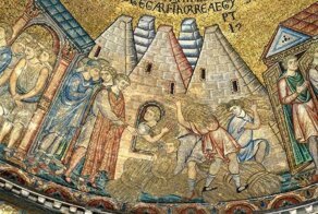 Почему египетские пирамиды на старых рисунках такие странные