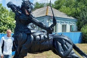 Житель Кубани смастерил из покрышек мифического Леотавра весом полтонны
