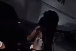 В Чувашии на парковке женщина устроила стриптиз