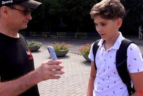 Стена Цоя в Днепропетровске / знает ли молодёжь Виктора Цоя ?