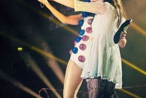 Странная одежда Katy Perry (4 фото)