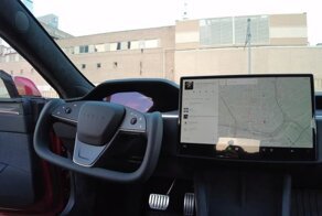 Владелец нового электромобиля Tesla Model S рассказал о его качестве сборки