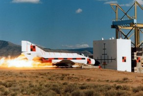 Краш-тест сверхзвукового шаттла (3 фото + 1 видео)