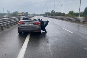 Авария дня. У легкового автомобиля срезало крышу в результате ДТП под Ростовом