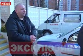 Голый мужик таранил машины в Москве (3 видео)