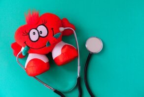 Из-за чего в ушах бывают слышны сердцебиение и пульсация?