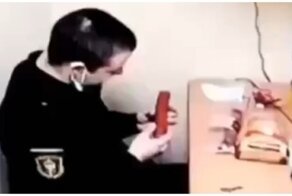 Парень заскучал на работе и решил попробовать что-то новое