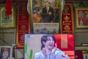 В Китае запретили показывать по телевизору женоподобных мужчин