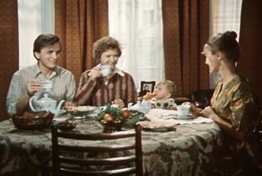  Как выглядела квартира советской матери-карьеристки в фильме «По семейным обстоятельствам»