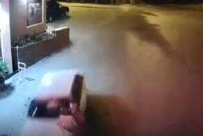 В Крыму водитель ВАЗа на большой скорости сбил трех девушек, а после скрутил номера со своего авто