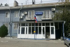 Полицейский решил свести счёты с жизнью в оружейке, заявив, что угнетаем инопланетянами и начальством, задерживающим премию