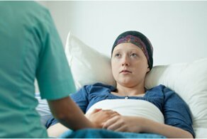 Дерматолог рассказала, как пахнет человек с онкологией