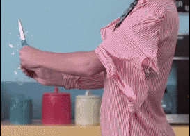 Как идеальная жена должна встречать мужа с работы (1 гифка)