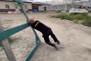 Вусмерть пьяный сторож рухнул перед губернатором Приморья на стройплощадке школы