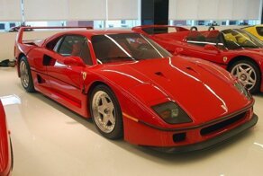 Самая сумасшедшая частная коллекция спорткаров Ferrari и Porsche