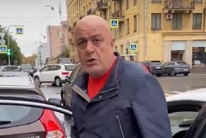 В Петербурге задержали таксиста, ударившего женщину-инвалида