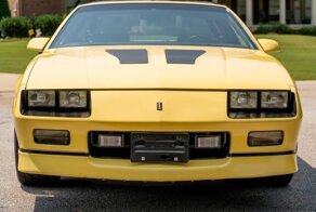 Удивительно, но кто-то только что заплатил 56000 долларов за Chevrolet Camaro 1987 года выпуска
