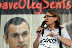 Сестра Сенцова послала брата, Украину и объявила о возвращении в Россию