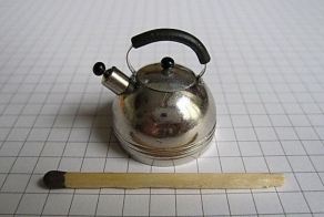 Чайник из ручки выдвижного ящика тумбочки (30 фото)