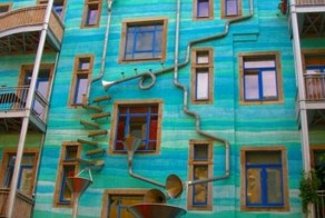 Стена водосточных труб в Дрездене (5 фото)