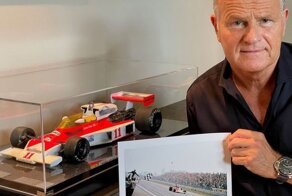 Фанат заказал модель болида Формулы-1 McLaren 1976 года, которую видел в детстве