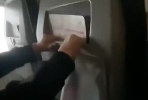 "Мы падаем!": в Сети появилось видео с моментом попадания молнии в самолет под Краснодаром