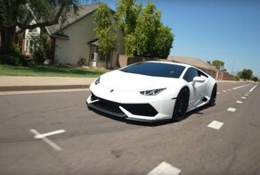 Покупка Lamborghini за однодолларовые купюры: процесс оказался очень сложным