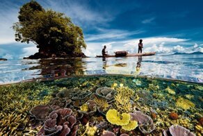 Фотограф делает снимки одновременно двух миров