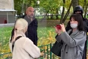 Мужчина открыл стрельбу в школе на северо-востоке столицы