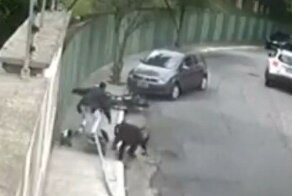 Водитель сбил мотоциклистов, а в полиции его поблагодарили за это
