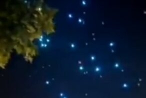 В Китае сотни дронов сошли с ума прямо во время представления и стали падать на головы людям