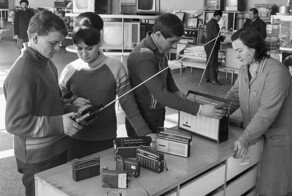 Советская бытовая техника. Какими приборами и устройствами пользовались в СССР в 70-е годы и сколько они стоили