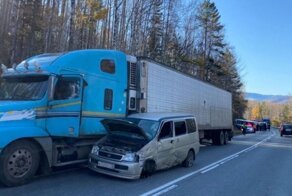 Авария дня. ДТП с участием небольшого экскурсионного автобуса в Иркутской области