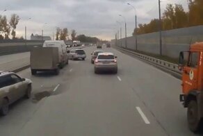 Авария дня. Массовое ДТП с участием длинномеров в Новосибирске