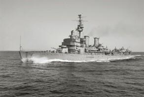 Известно, что вышедший на охоту «Бисмарк» первыми обнаружили шведы. А сделал это самолёт, запущенный с крейсера Gotland!