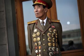 Откуда у всех генералов Северной Кореи так много медалей, если они нигде не воевали с 1950-х годов?