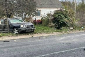 Авария дня. Водитель Mercedes насмерть сбил женщину и погиб сам
