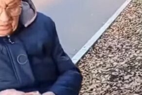 Пьем чаек: бабушка-блогер и её подруга отдыхают на лавочке