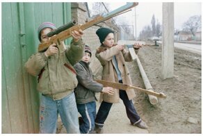 20 приколов нашего детства: мы развлекались как могли