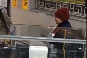 В Тюмени женщина самостоятельно разобралась с нелегальным игровым автоматом