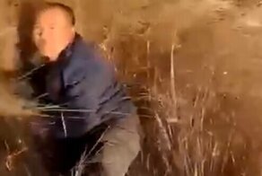 Житель Приморья избил пойманных за поджогом травы китайцев