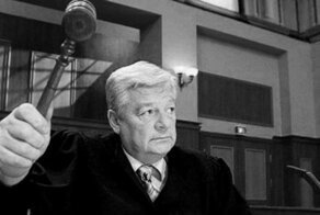 В Москве скончался судья из программы "Суд присяжных"