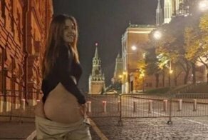 Московский суд арестовал порноактрису за фото с голыми ягодицами на фоне Кремля