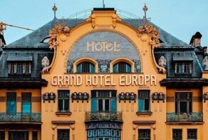 30 реальных локаций, которые похожи на кадры из фильмов Уэса Андерсона