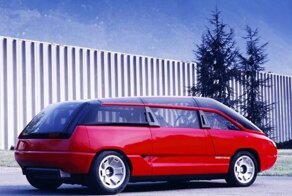 Минивэн Bertone с двигателем Lamborghini V12, опередивший свое время