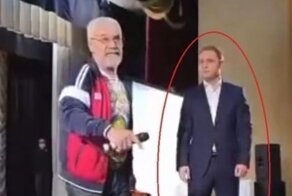 "Вася, помолчи!": в Анапе мужчина заставил мэра выйти к людям, недовольным Генпланом города