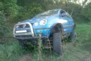 Внедорожник Volkswagen Polo из Венгрии, построенный на базе Nissan Terrano