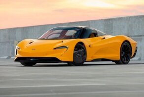 Желтый McLaren Speedtail с небольшим пробегом отправится на аукцион