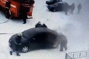 Двухлетний малыш чуть не погиб в загоревшемся автомобиле